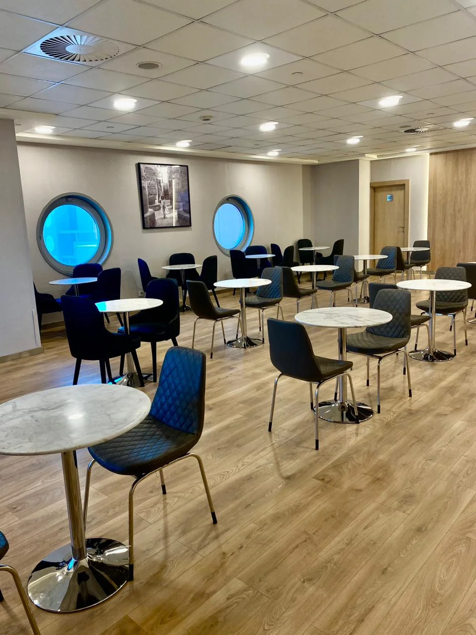 Al Fursan Lounge (T3 - Photo 2