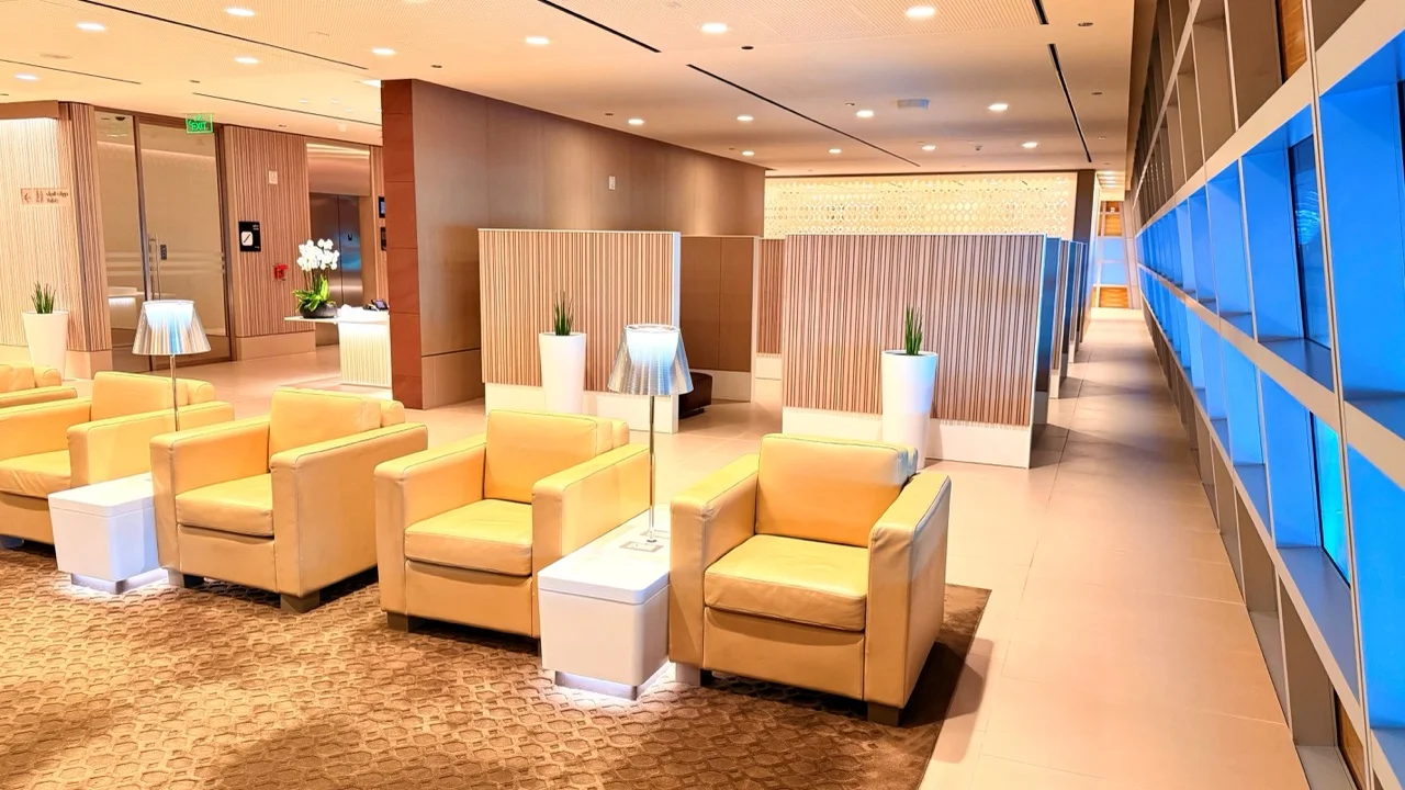خدمة فاست تراك Hamad International Airport (DOH) للمسار السريع - صورة 4