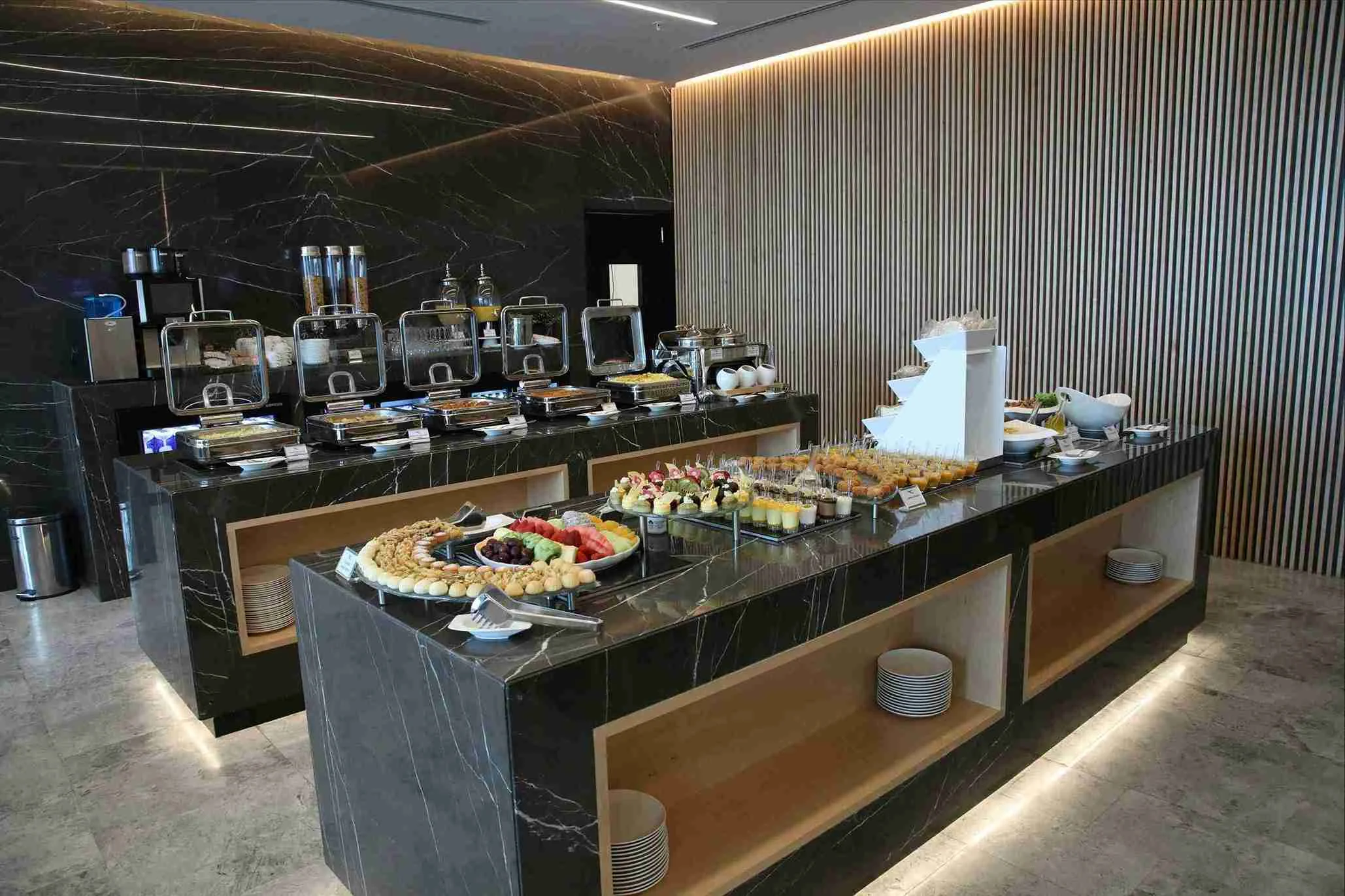 Al Mubarakiya Lounge (T4 - Photo 1
